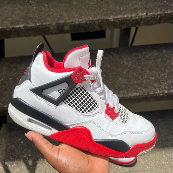 Jordan 4 Fire Red